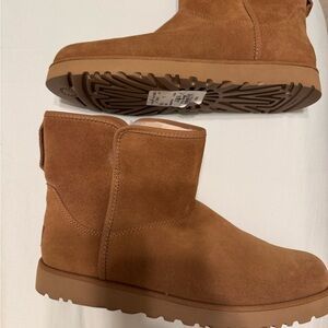 ❤️UGG NEW Suede Brown Boots , WARM & COZY !